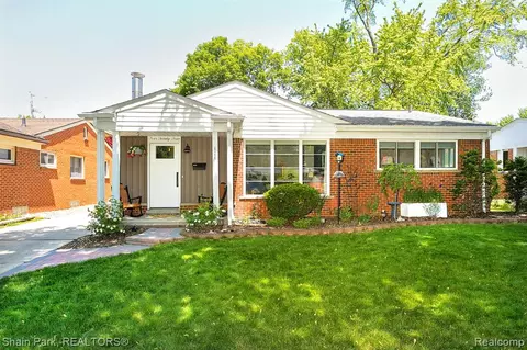 424 W Bloomfield Ave, Royal Oak, MI 48073