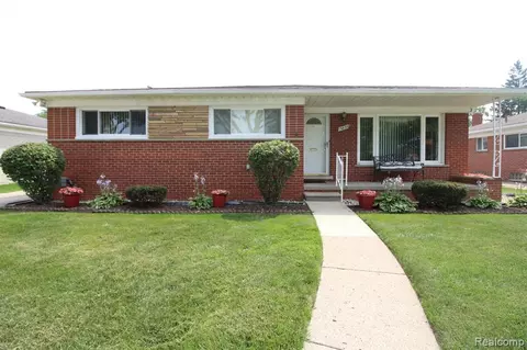 15833 Addison St, Southfield, MI 48075