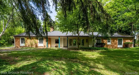 32870 Brandingham Rd, Franklin, MI 48025