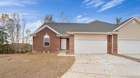 5504 White Spruce, Linden, MI 48451
