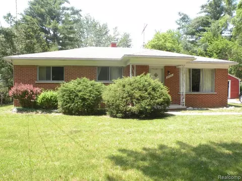 25375 Mcallister St, Southfield, MI 48033