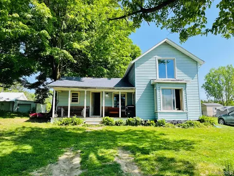 5630 Genesee Ave, Otter Lake, MI 48464