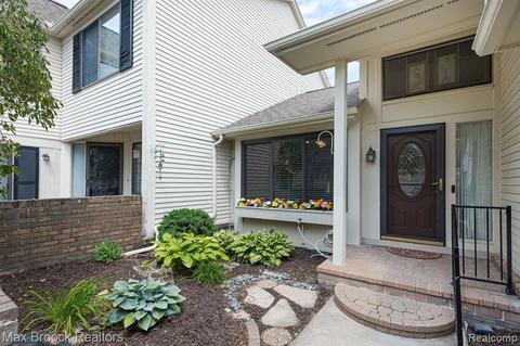 7141 Creeks Xing #41, West Bloomfield, MI 48322