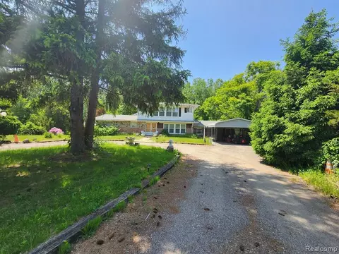 24810 Karr Rd, Belleville, MI 48111