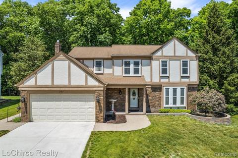 271 Whitney Dr, Rochester Hills, MI 48307