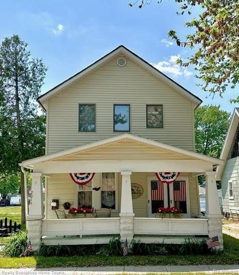 2019 Saint Clair St, Port Huron, MI 48060