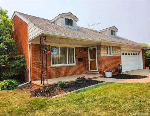 26447 Roan Ave, Warren, MI 48089