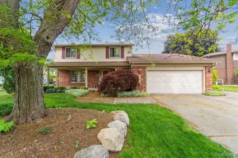 17869 Vacri Ln, Livonia, MI 48152