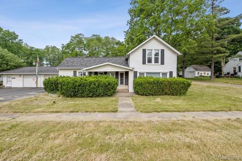 10514 Hamburg Rd, Whitmore Lake, MI 48189