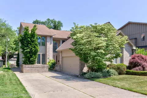 1255 Pierce St, Birmingham, MI 48009