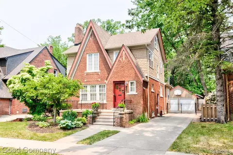 370 W Drayton St, Ferndale, MI 48220
