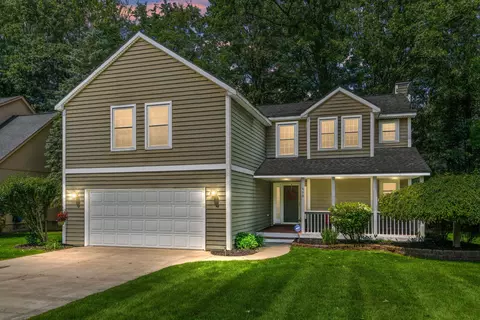 499 River Ridge Dr, Waterford, MI 48327