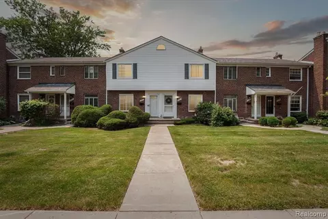 22959 Lee #331, Saint Clair Shores, MI 48080