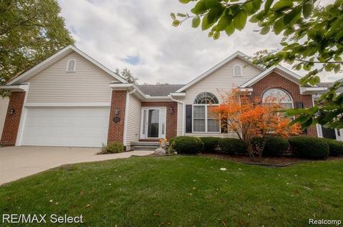 3172 Ivy Ln, Grand Blanc, MI 48439