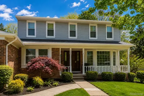 21940 Cumberland Dr, Northville, MI 48167