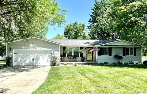 9318 Reid Rd, Swartz Creek, MI 48473
