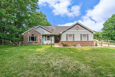 2480 Perry Lake Rd, Ortonville, MI 48462