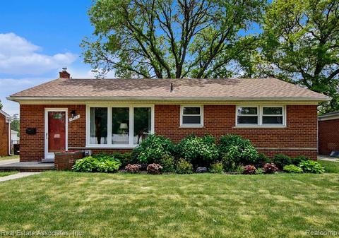 35123 Parkdale St, Livonia, MI 48150