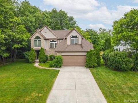 146 Garland Way, Waterford, MI 48327