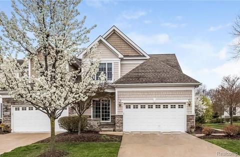 26033 Island Lake Dr, Novi, MI 48374