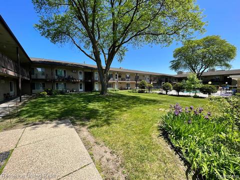 1450 Ann Arbor Rd #8, Plymouth, MI 48170