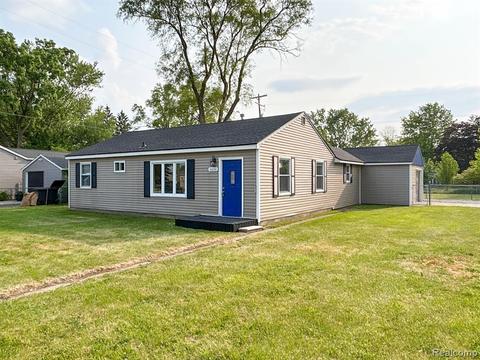 6084 Springdale Blvd, Grand Blanc, MI 48439