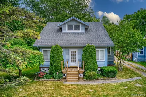 3453 Palms Rd, Casco, MI 48064