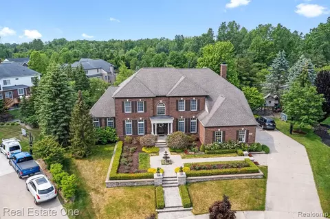 26565 Anchorage Ct, Novi, MI 48374