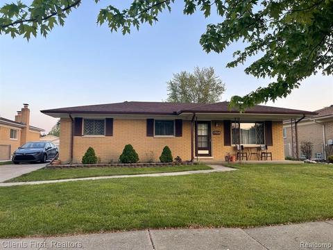 17628 Zanger St, Clinton Township, MI 48038