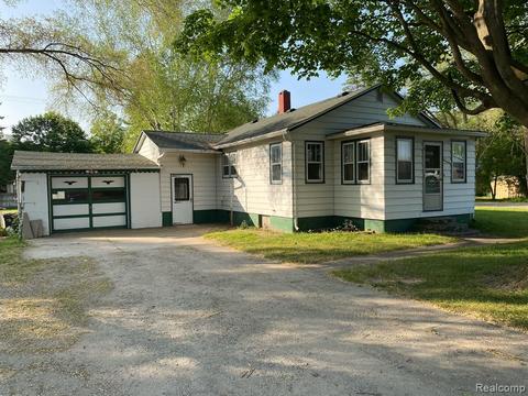 1172 E Caro Rd, Caro, MI 48723