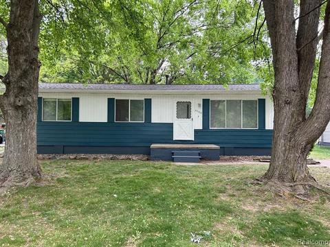 33700 Colfax Dr, Farmington Hills, MI 48335
