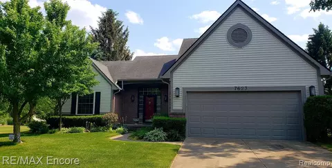 7623 Vamoco Dr, Waterford, MI 48327