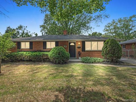 5208 Hayes St, Wayne, MI 48184