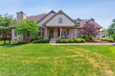 7570 Woodwind Ct, Brighton, MI 48116