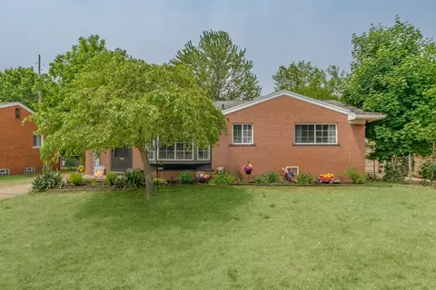 1105 Marion Dr, Holly, MI 48442