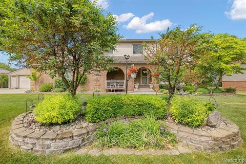 39103 Augusta Ave, Sterling Heights, MI 48313