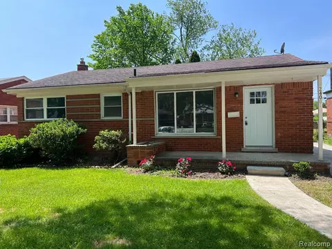 24081 Geneva St, Oak Park, MI 48237