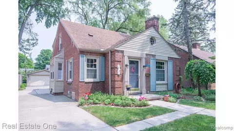 10006 Berwick St, Livonia, MI 48150