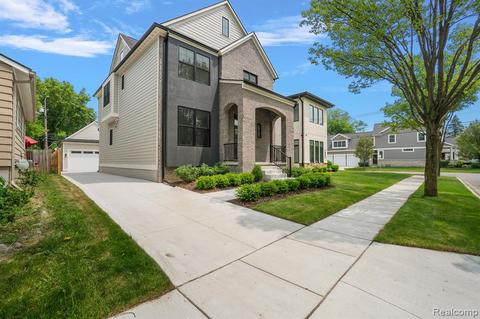 1571 Bennaville Ave, Birmingham, MI 48009