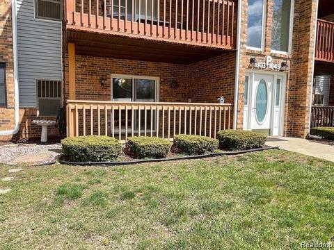 1603 Shoemaker Dr, Westland, MI 48185