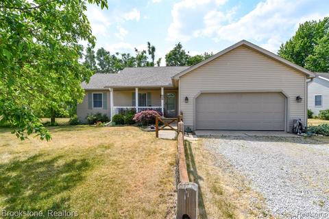 3149 Crabtree Dr, Tecumseh, MI 49286