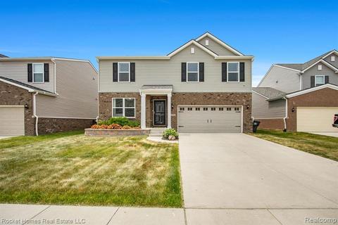 51323 Mayfield Dr, Chesterfield, MI 48047