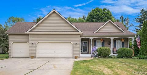 6389 Oak Leaf Trl, Linden, MI 48451