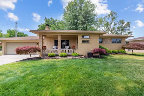 53341 Franklin Dr, Shelby Township, MI 48316