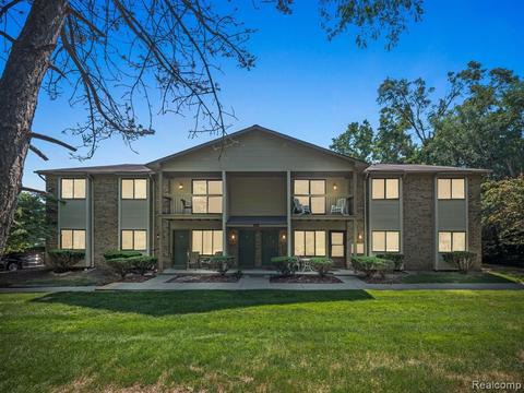24066 Middlebelt Rd #37, Farmington Hills, MI 48336