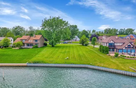 00000 Parke Ln, Grosse Ile, MI 48138