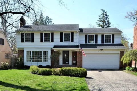 576 Abbey St, Birmingham, MI 48009