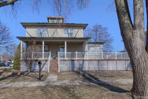 252 Truax St, Trenton, MI 48183