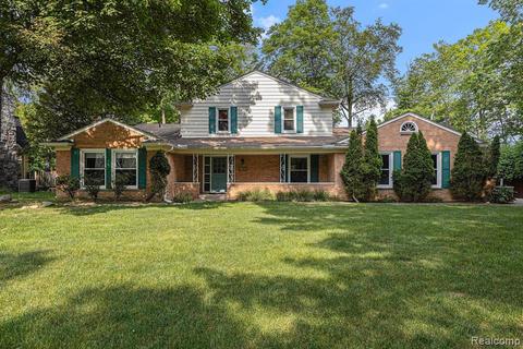 32349 Mckenzie Ct, Beverly Hills, MI 48025