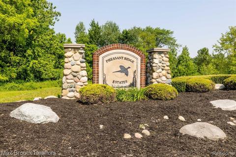 6001 Aspen Ln, Romeo, MI 48065